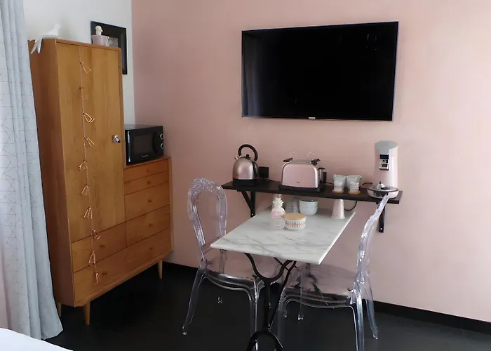 Les Arbousiers Bed & Breakfast