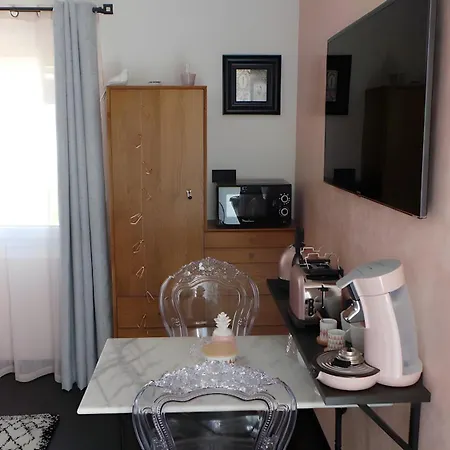 Les Arbousiers Bed & Breakfast 3*